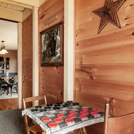 Bear View Chalet With Hot Tub And Near Ober Gatlinburg Exterior photo