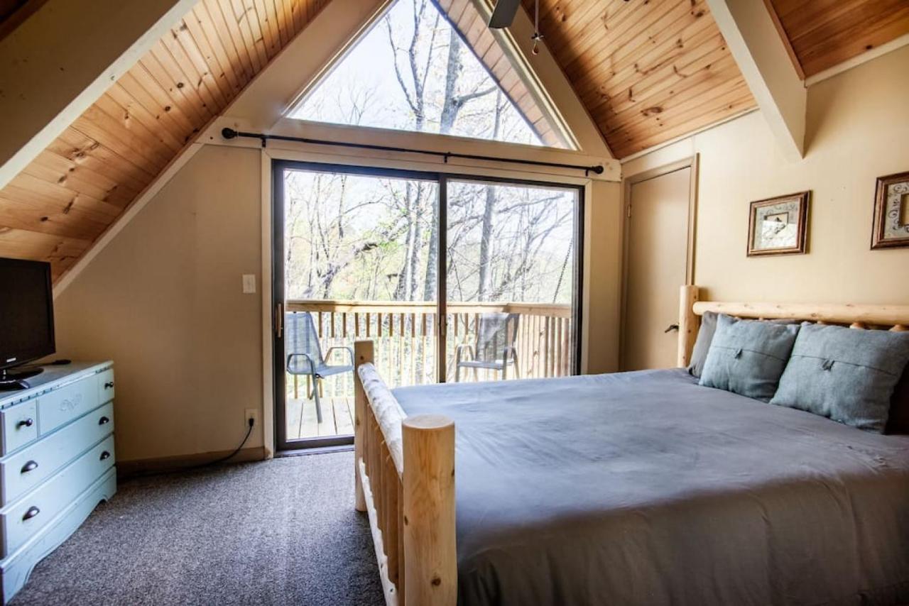 Bear View With Hot Tub And Near Ober